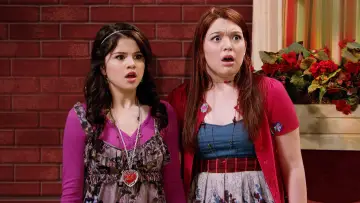 Zasłona к сериалу "Czarodzieje z Waverly Place" #1340374