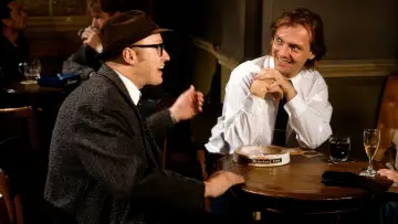 Zasłona do serialu "Dno" #1896922
