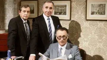 Zasłona do serialu "Tak jest, ministrze" #1599499