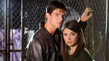 Zasłona к сериалу "Roswell: W kręgu tajemnic" #1370630