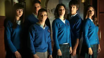 Zasłona к сериалу "El internado" #1395617