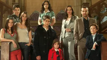 Zasłona к сериалу "El internado" #1395619