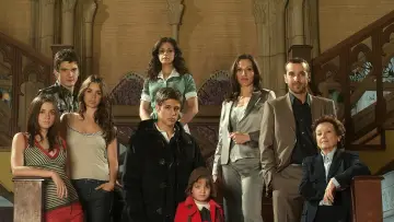 Zasłona к сериалу "El internado" #1395620