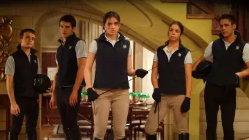 Zasłona к сериалу "El internado" #1395623