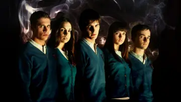 Zasłona к сериалу "El internado" #1395625