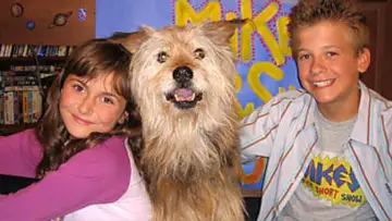 Zasłona do serialu "Superkrótkie show Mike