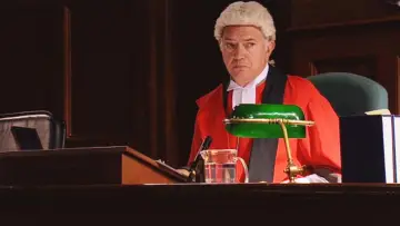 Zasłona do serialu "Judge John Deed" #1684734