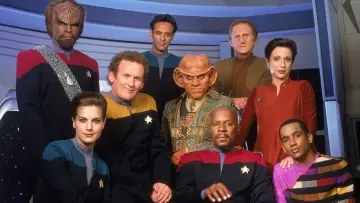 Zasłona к сериалу "Star Trek: Stacja Kosmiczna" #1286175