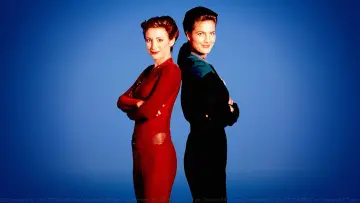 Zasłona к сериалу "Star Trek: Stacja Kosmiczna" #1286192