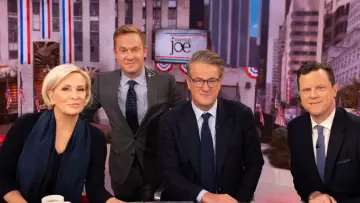Zasłona do serialu "Morning Joe" #1677166