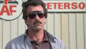 Zasłona к сериалу "Magnum" #1290544