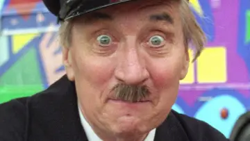 Zasłona do serialu "On the Buses" #1747977
