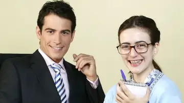 Zasłona к сериалу "Yo soy Bea" #1359374