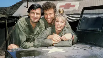 Zasłona к сериалу "M*A*S*H" #1300042