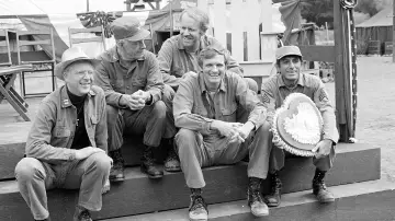 Zasłona к сериалу "M*A*S*H" #1300045