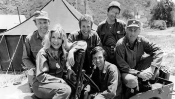Zasłona к сериалу "M*A*S*H" #1300046