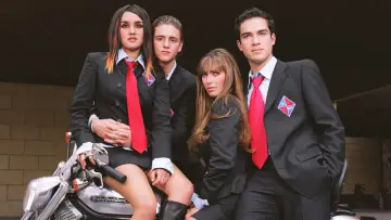 Zasłona к сериалу "Rebelde" #1312326