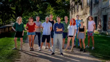 Zasłona do serialu "Wie is de Mol?" #1437039