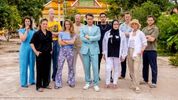 Zasłona do serialu "Wie is de Mol?" #1437041