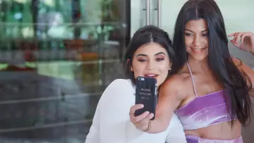 Zasłona к сериалу "Z kamerą u Kardashianów" #1323233