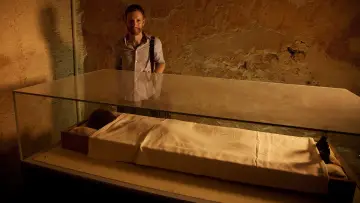 Zasłona к сериалу "Secrets of the Dead" #1396132