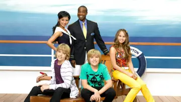 Zasłona к сериалу "Suite Life: Nie ma to jak statek" #1361313