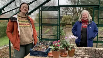 Zasłona do serialu "Gardeners