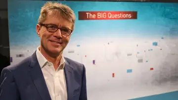 Zasłona do serialu "The Big Questions" #1664513