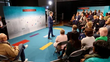 Zasłona do serialu "The Big Questions" #1664514