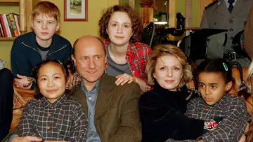 Zasłona к сериалу "Rodzina zastępcza" #1452365