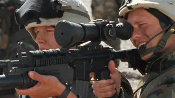 Zasłona к сериалу "Generation Kill: Czas wojny" #1459082