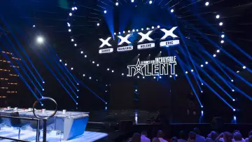 Zasłona do serialu "La France a un incroyable talent" #1783486