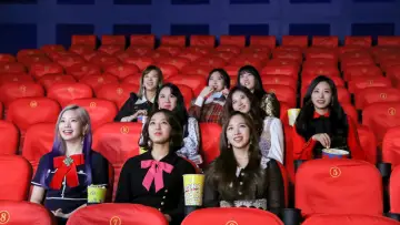 Zasłona do serialu "TWICE TV" #1356367