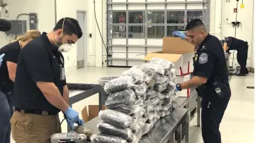Zasłona do serialu "Borderforce USA: Mosty" #1554005