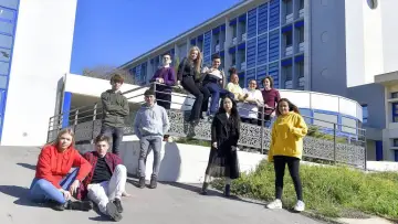 Zasłona do serialu "ASKIP, le collège se la raconte" #1537128