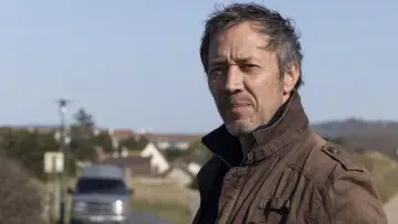 Zasłona к сериалу "Le Voyageur" #1474954