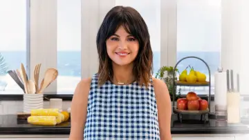 Zasłona do serialu "Selena + Chef" #1913155