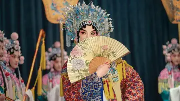 Zasłona к сериалу "鬓边不是海棠红" #1432855