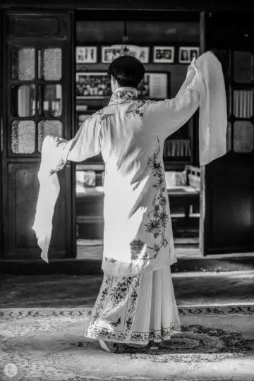 Plakat к сериалу "鬓边不是海棠红" #1432876