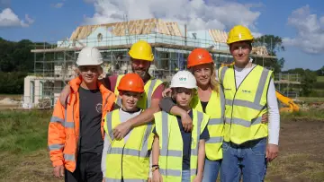 Zasłona do serialu "Nowe życie Sarah Beeny na wsi" #1900685