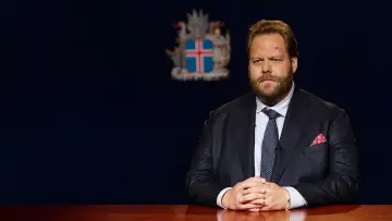 Zasłona do serialu "Ráðherrann" #1821313