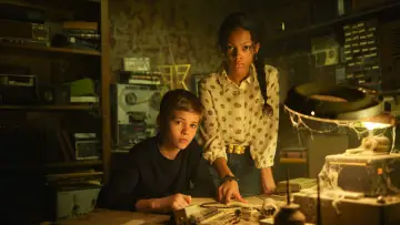 Zasłona к сериалу "Tajemnice Sulphur Springs" #1423876