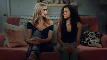 Zasłona к сериалу "Ginny & Georgia" #1347466