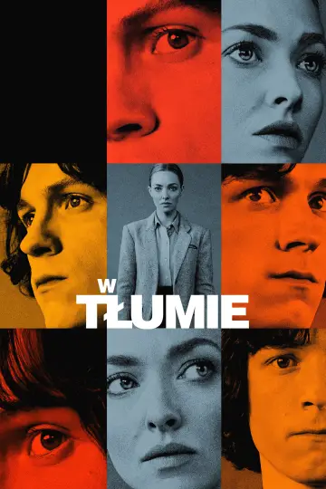 W tłumie plakat