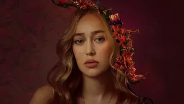 Zasłona do serialu "Wszystkie kwiaty Alice Hart" #1809916