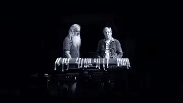 Zasłona do serialu "McCartney 3,2,1" #1744950