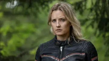 Zasłona do serialu "Furia" #1823437