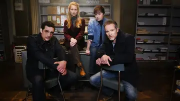 Zasłona к сериалу "Les invisibles" #1486428