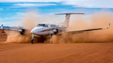 Zasłona do serialu "RFDS: Królewskie Lotnicze Pogotowie Ratunkowe" #1552021