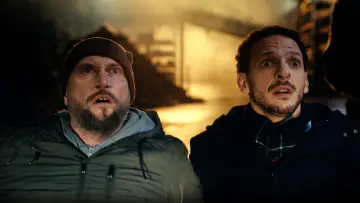 Zasłona к сериалу "Francuska pomyłka" #1442567